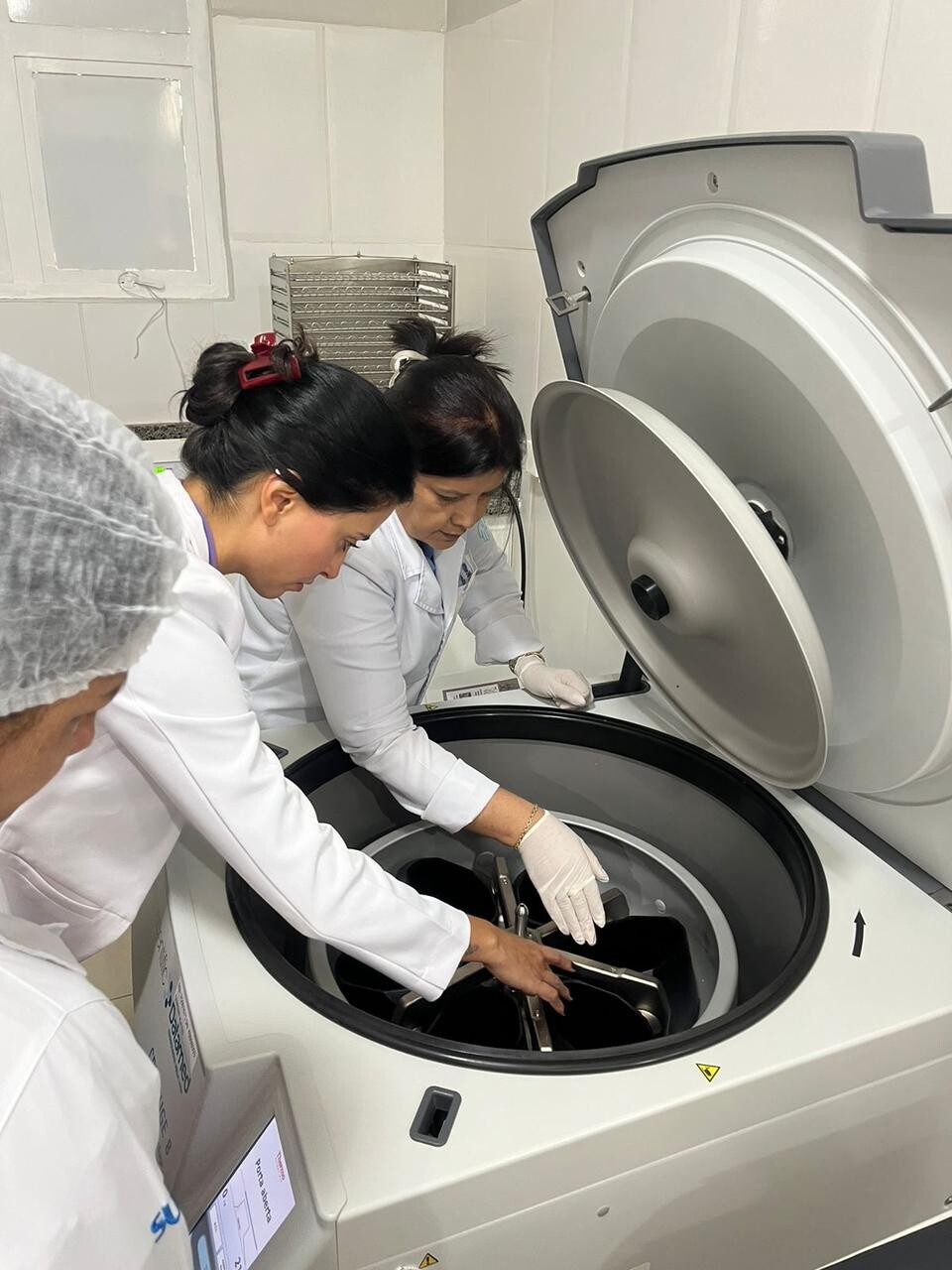 unidade-de-coleta-e-transfusao-do-hrcac-inicia-processo-de-qualificacao-da-unidade-para-producao-e-envio-do-plasma-excedente-a-industria